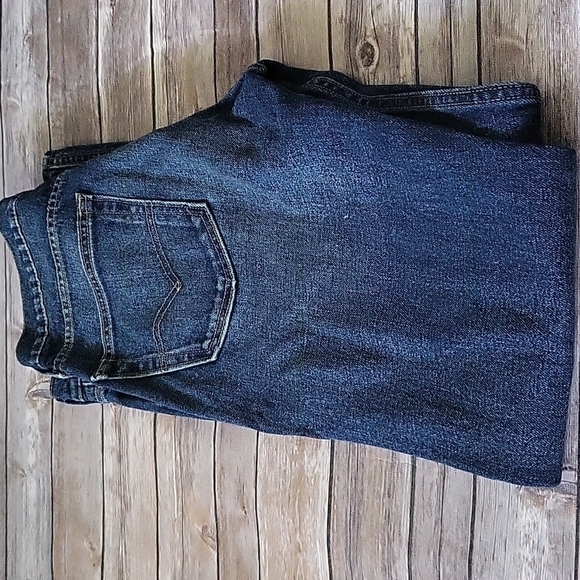 Levi's 502 dark wash regular taper sample jeans with 32.25" inseam - Picture 9 of 12